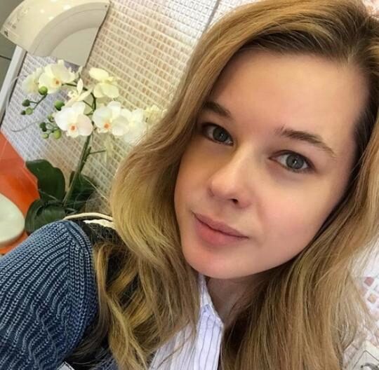 Екатерина Шпица опубликовала в Instagram фото с ёлкой из бутылок