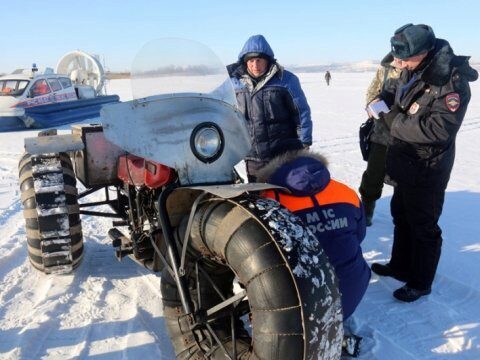 ГИМС поймала трех ездивших по речному льду на транспортных средствах нарушителей