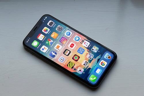 KGI: Apple может снять iPhone X с производства из-за низкого спроса