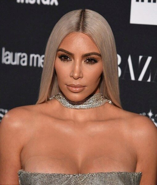 Ким Кардашьян показала большую голую грудь в Instagram