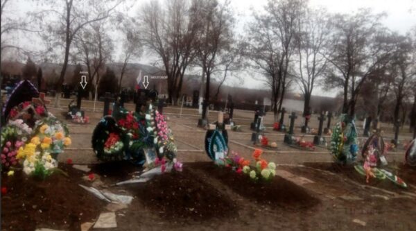 «Кладбище медтоходов»: Блогер показал фото могилы убитого главаря боевиков