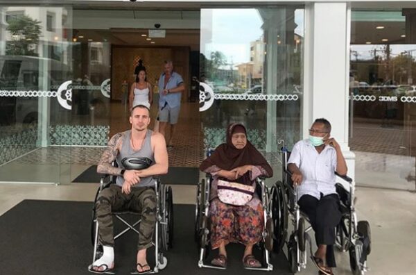 Константин Иванов сломал ногу в первый же день отдыха в Таиланде