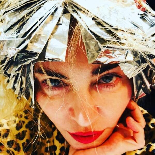 Мадонна осветила в Instagram процесс превращения в блондинку