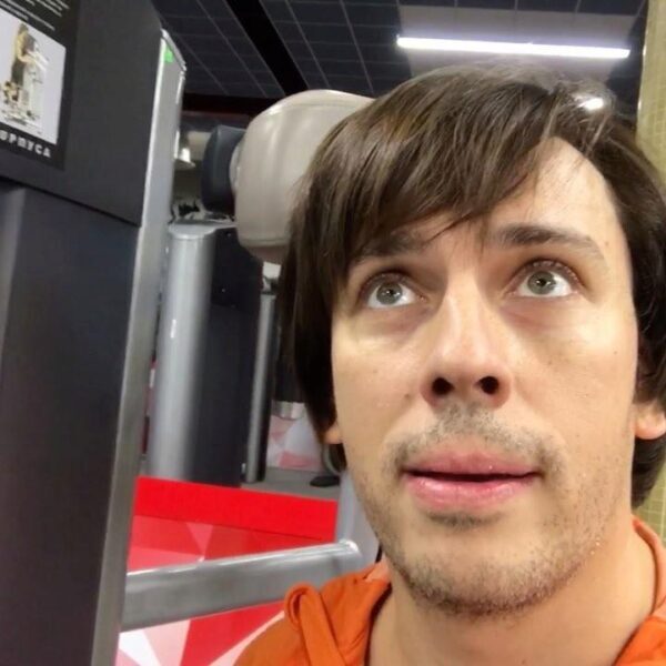 Максим Галкин в Instagram показал видео своих тренировок в спортзале