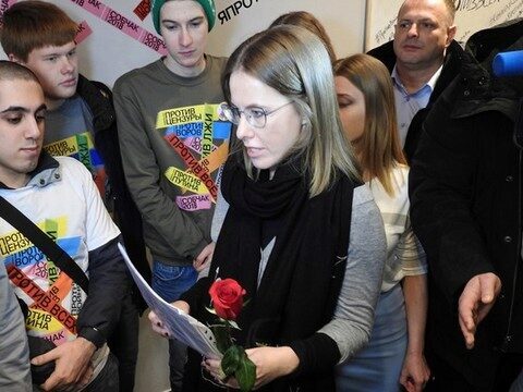 Мать Сергея Рыжова попросила помощи у Собчак