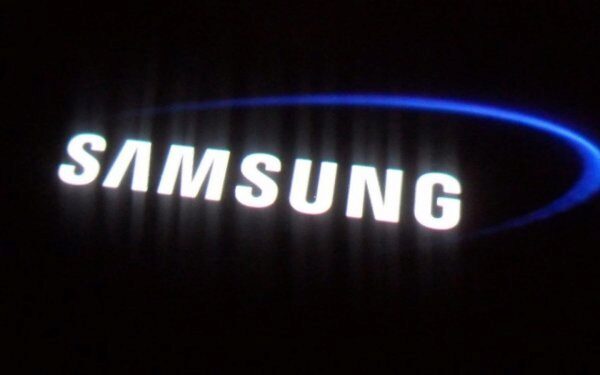 На российском рынке цена на флагман Samsung упала на треть