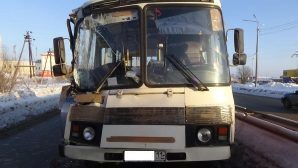 На Сысольском шоссе в Сыктывкаре произошло ДТП автобуса и «КамАЗа»
