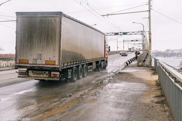 На Транскаме из-за лавинной угрозы закрыли проезд для грузовиков