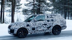 На зимних тестах впервые заметили новый Range Rover в кузове купе