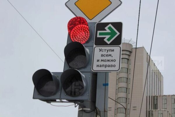 Новый дорожный знак установили на Декабристов в Казани