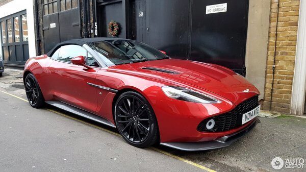 Один из 99 суперкаров Aston Martin Vanquish Zagato сфотографировали в Лондоне
