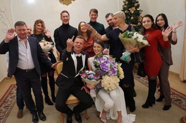 Ольга Бузова: Над свадьбой Тарасова и Костенко смеётся вся страна