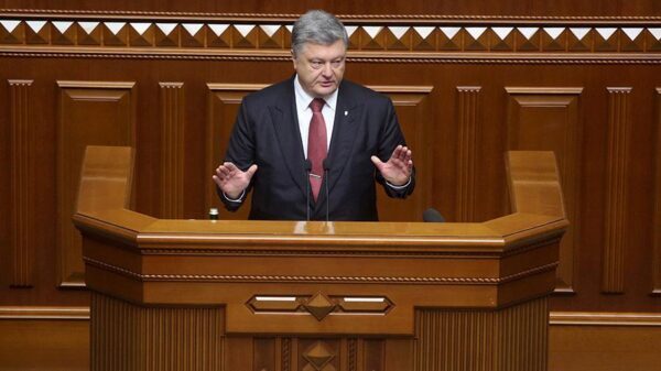 Порошенко назвал закон о реинтеграции сигналом для возвращения Донбасса и Крыма