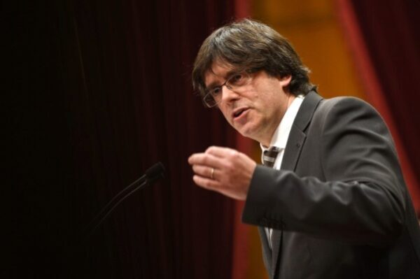 Председатель парламента Каталонии предложил кандидатуру Пучдемона на пост лидера региона