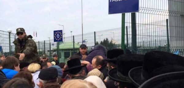 Протестующие разблокировали три дороги на границе с Польшей