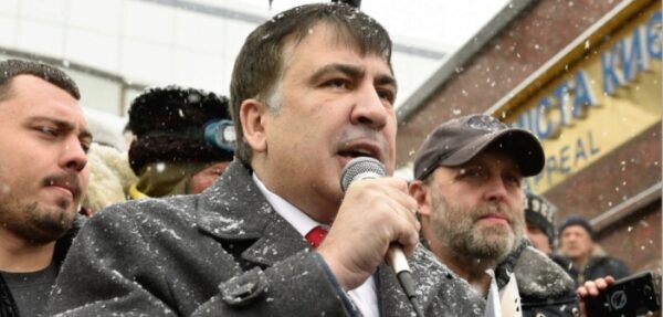 Саакашвили призвал своих сторонников прийти в суд по его делу