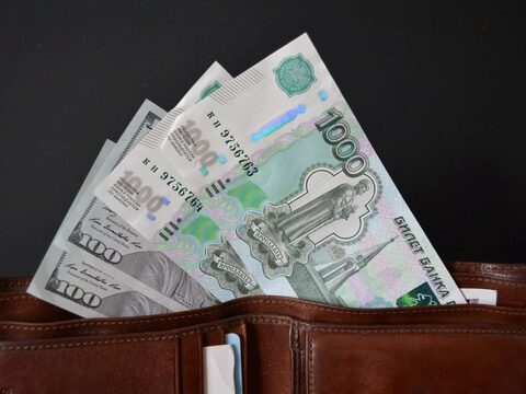 Саратовский суд оштрафовал на 20 тысяч замдиректора завода за коммерческий подкуп