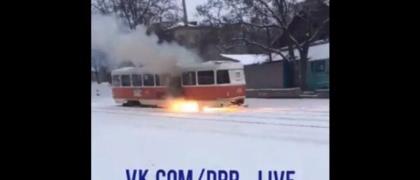 Соцсети: В Донецке загорелся трамвай