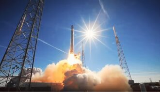 SpaceX успешно запустил ракету Falcon 9 с секретным спутником Zuma
