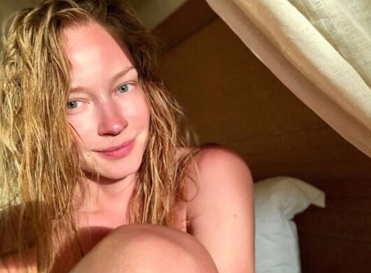 Светлана Ходченкова показала фанатам в Instagram утреннее фото без макияжа