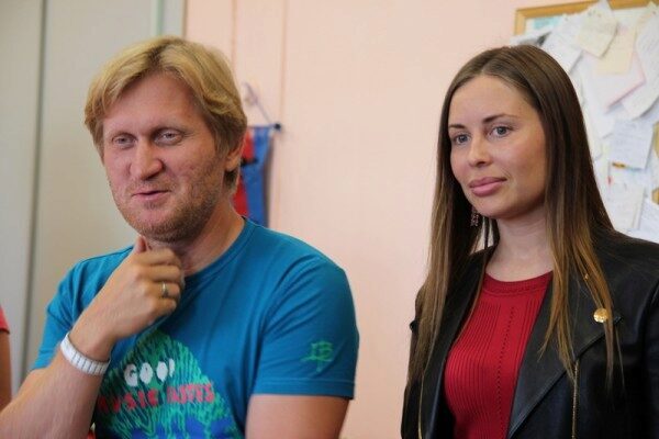 «Уральские пельмени» в Казани провели бесплатную творческую встречу