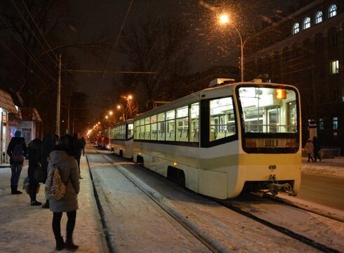 Утром в Саратове остановилось движение пяти трамвайных и троллейбусных маршрутов
