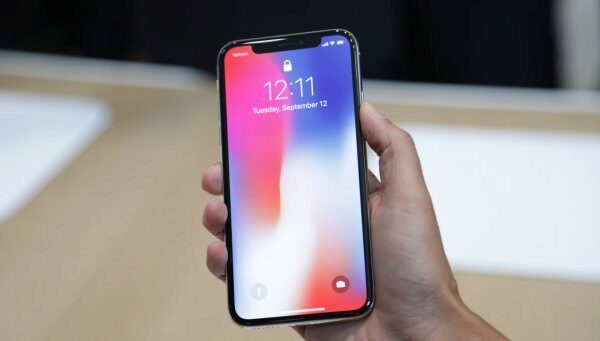 В 2019 году Apple может уменьшить вырез на экране iPhone X