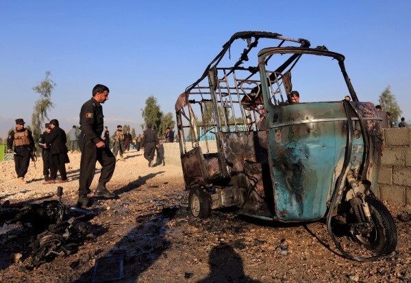 В Афганистане на мине подорвался автобус, погибли 12 человек