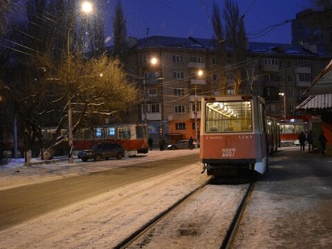 В центре Саратова встали трамваи четырех маршрутов