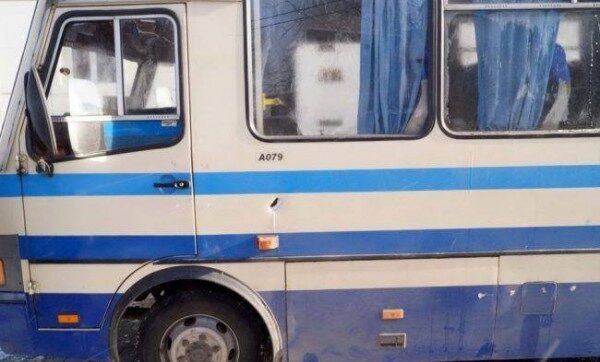 В ДНР обвинили ВСУ в обстреле автобуса у КПП в Донбассе