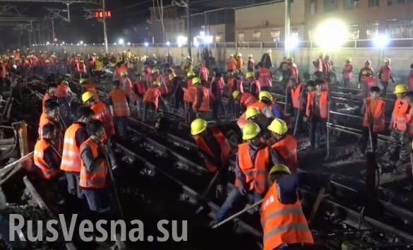 В Китае рабочие за ночь построили железнодорожную развязку (ВИДЕО)