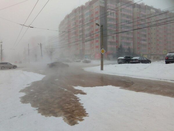 В Красноярске целый микрорайон затопили фекальные воды