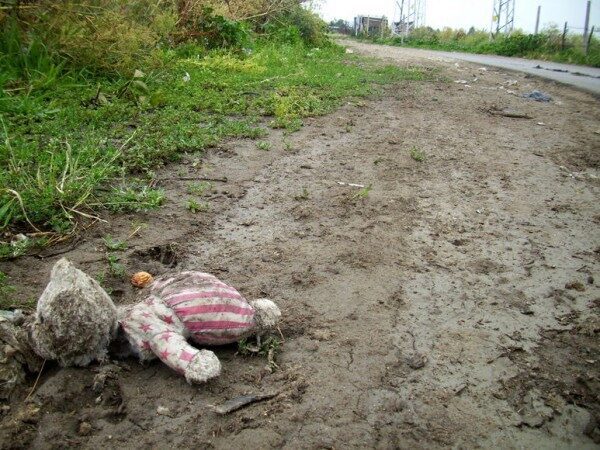 В селе на Украине мать выбросила двухмесячного ребенка в стог сена на мороз