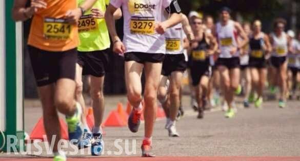 В США бегун побеждал в марафонах, прячась в биотуалетах (ФОТО)