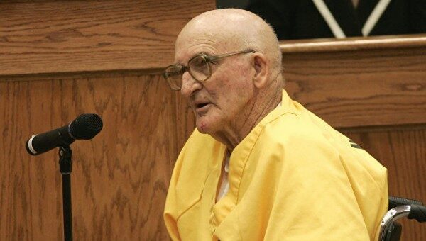 В тюрьме Миссисипи умер 92-летний лидер "Ку-клукс-клана"