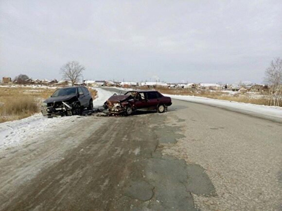 В Челябинской области ВАЗ протаранил BMW. Четверо пострадали