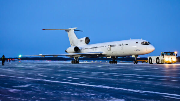 Вылет пассажирского самолета задержали из-за губернатора Вологодской области