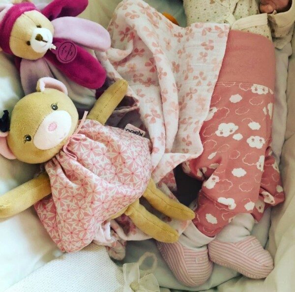Юлия Ковальчук разместила фото своей спящей дочки