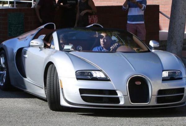 Bugatti Veyron Арнольда Шварценеггера был продан за 2,5 млн долларов
