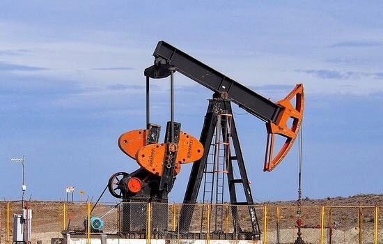 Эксперты: США как производитель нефти могут обогнать Россию к концу 2018 года