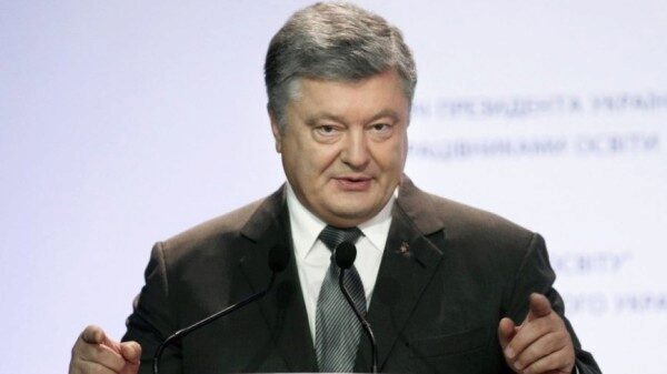 На Украине от Порошенко требуют переименования Крыма