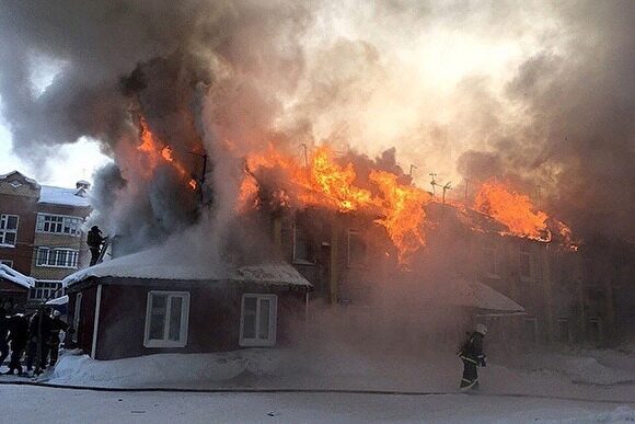 На Ямале скончался один из двоих пострадавших во время пожара в жилом доме