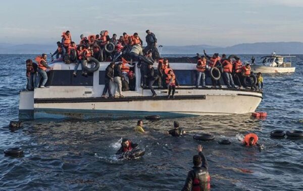 При кораблекрушении у берегов Ливии погибли 90 мигрантов