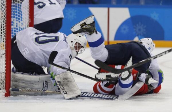 Российские хоккеистки впервые в истории вышли в полуфинал Олимпиады