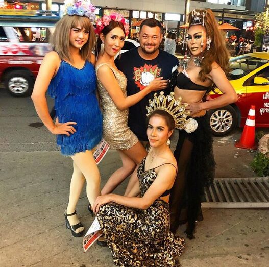 Сергей Жуков удивил поклонников ярким снимком с трансвеститами
