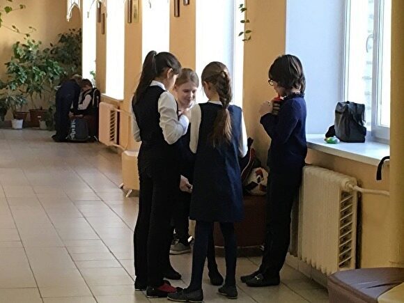 Школа в Москве запретила отпускать детей в туалет без справки