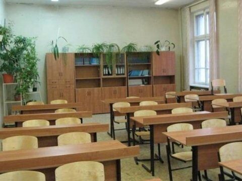 Ученикам московской школы запретили выходить в туалет без медсправки