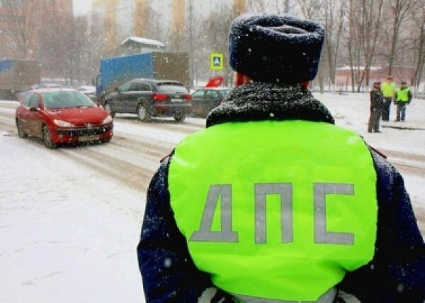 В Алтайском крае мужчина погиб под колесами тяжелого КамАЗа