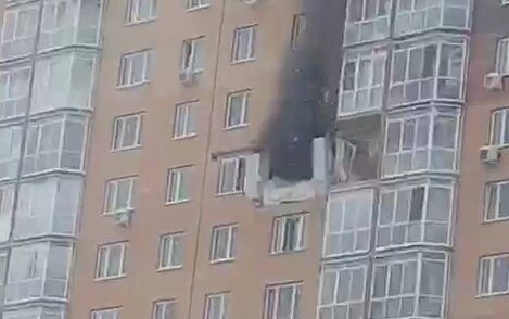 В Москве в многоэтажном доме взрывом выбило стену квартиры на 20 этаже