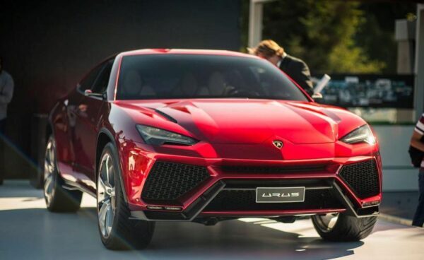 В Россию привезли недоступный для покупки Lamborghini Urus
